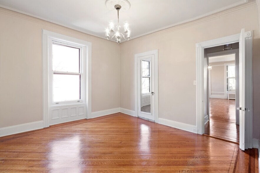 More Photos Of 28 8th Ave, Brooklyn Apartments For Sale