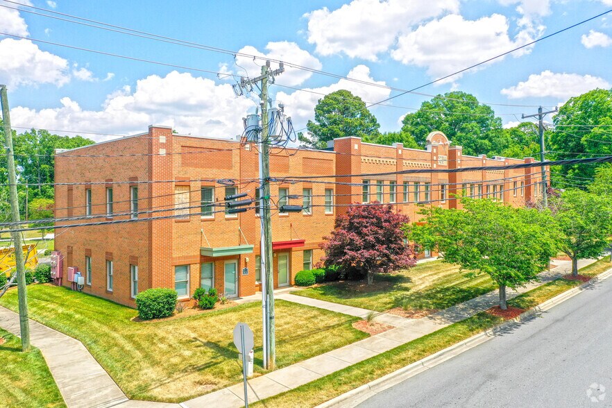 Primary Photo Of 212 W Matthews St, Matthews Office Residential For Lease