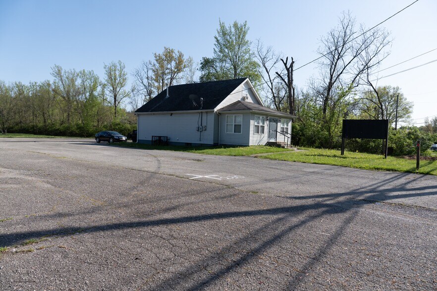 More Photos Of 7731 St Andrews Church Rd, Louisville Storefront Retail Office For Sale