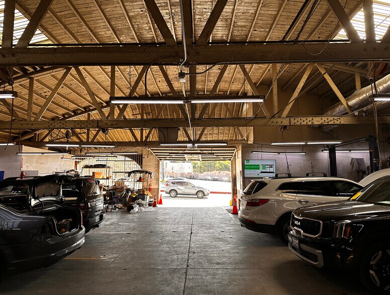 More Photos Of 1925 Wilcox Ave, Los Angeles Auto Repair For Lease