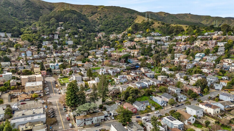 More Photos Of 45 Visitacion Ave, Brisbane Freestanding For Sale