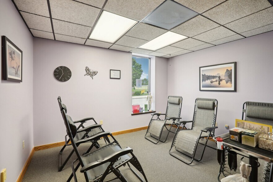 More Photos Of 101 Jones St, Barneveld General Retail For Sale