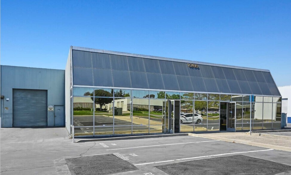 Primary Photo Of 1265 Stone Dr, San Marcos Manufacturing For Sale