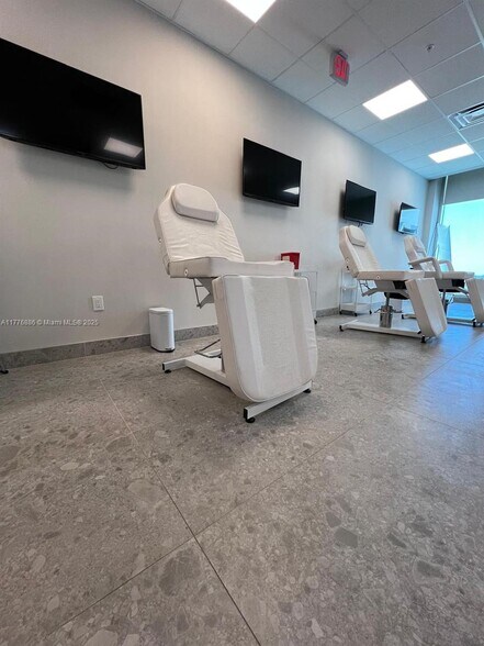 More Photos Of 2820 NE 214th St, Aventura Loft Creative Space For Sale
