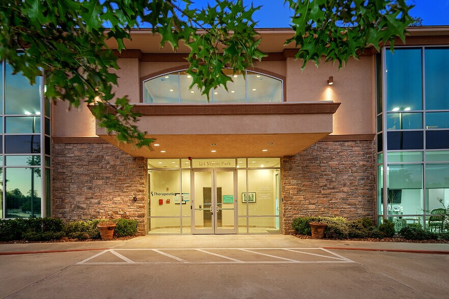 More Photos Of 114 Vision Park Blvd, Shenandoah Office For Sale