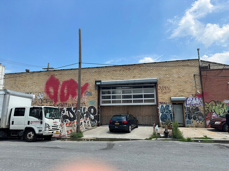 More Photos Of 1231 Flushing Ave, Brooklyn Warehouse For Lease