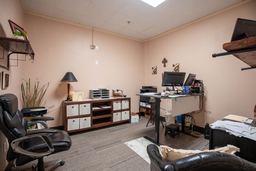 More Photos Of 11703 Indiana Ave, Lubbock Warehouse For Sale