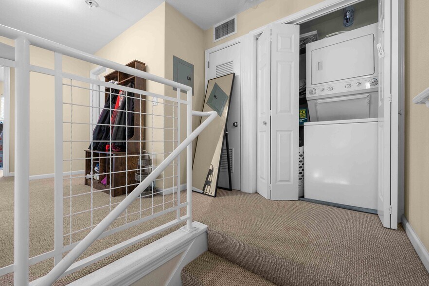 More Photos Of 577 Laurel St, San Carlos Apartments For Sale