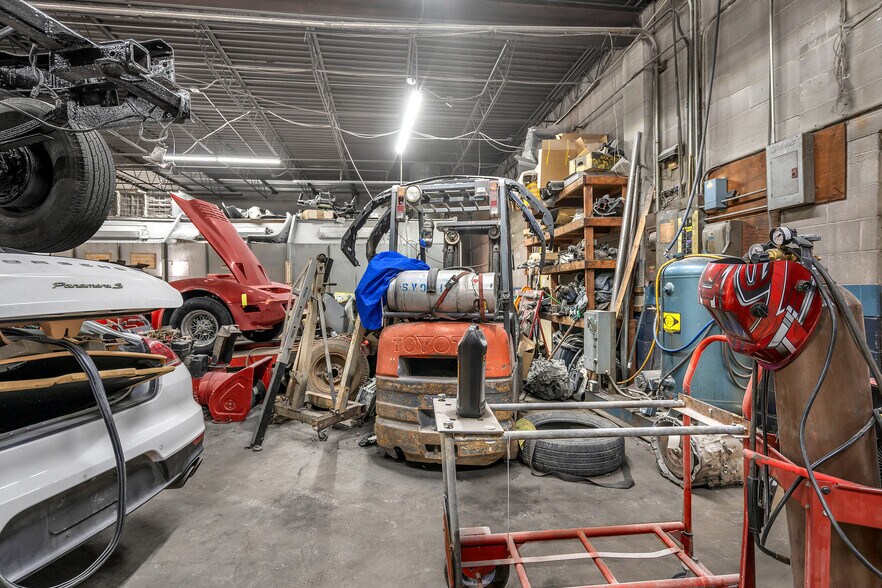 More Photos Of 26 E 34th Pl, Steger Auto Repair For Lease