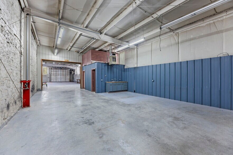 More Photos Of 403 Maple St, Overbrook Industrial For Sale