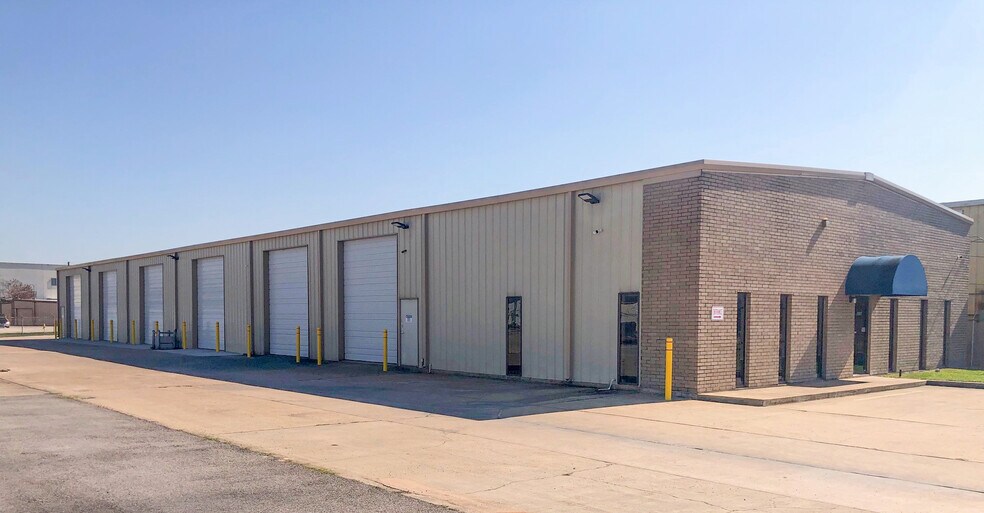 Primary Photo Of 6616 Brittmoore Rd, Houston Warehouse For Lease