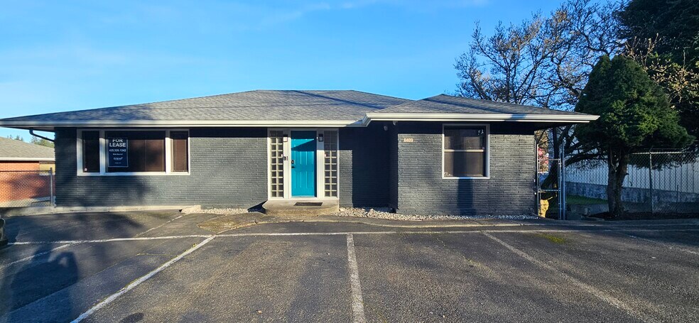 Primary Photo Of 6409 Fleming St, Everett Office For Lease