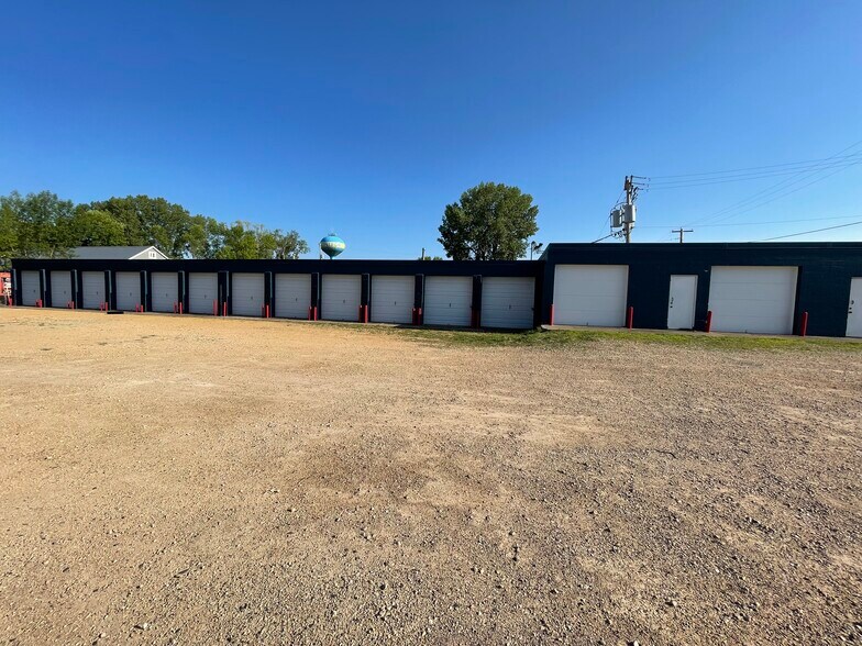 More Photos Of 30401-30405 Neal Ave, Lindstrom Warehouse For Sale