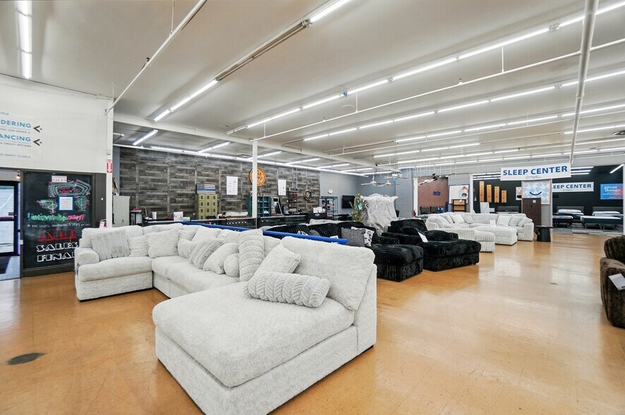 More Photos Of 50 Eswin St, Cincinnati Freestanding For Sale