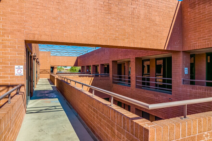 More Photos Of 10240 N 31st Ave, Phoenix Medical For Lease