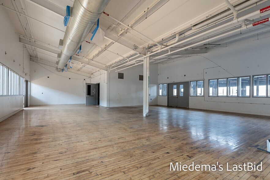 More Photos Of 1305 S Cedar St, Lansing Warehouse For Sale