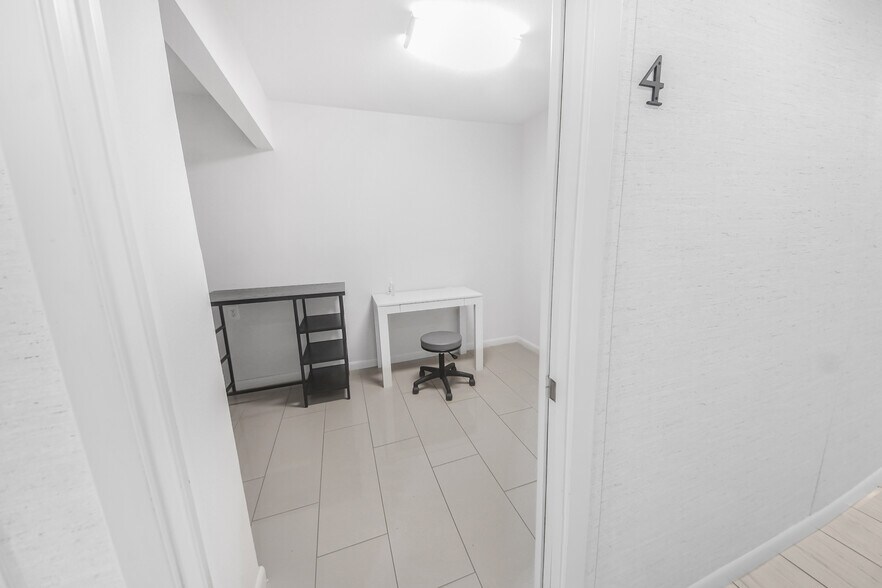 More Photos Of 7030 Bretshire Dr, Houston Medical For Sale