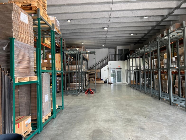 More Photos Of 8200-8358 NW 30th Ter, Doral Warehouse For Lease