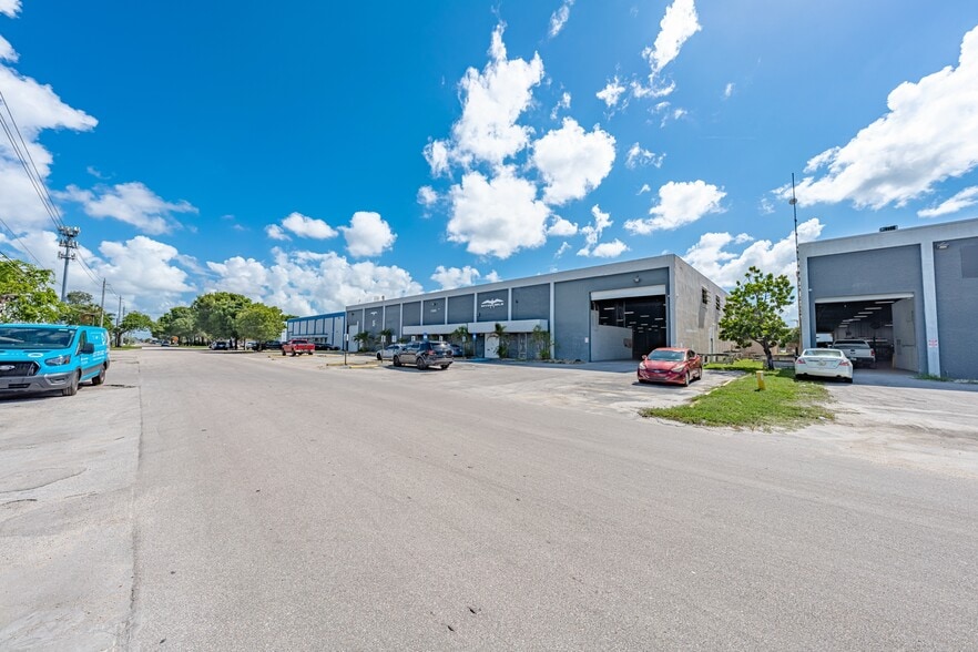 More Photos Of 13185 NW 47th Ave, Opa-locka Warehouse For Sale