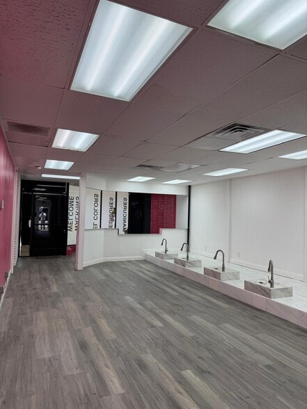 More Photos Of 720-724 N Garey Ave, Pomona Unknown For Lease