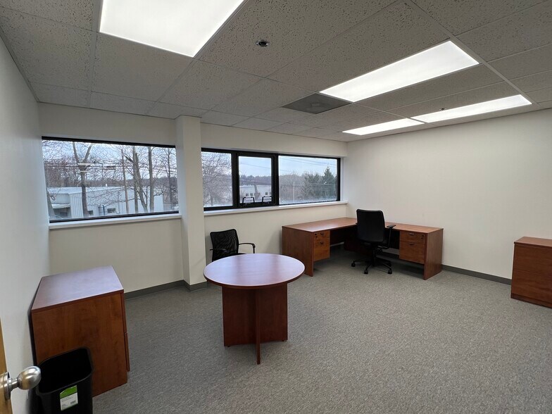 More Photos Of 45 Connair Rd, Orange Light Manufacturing For Lease