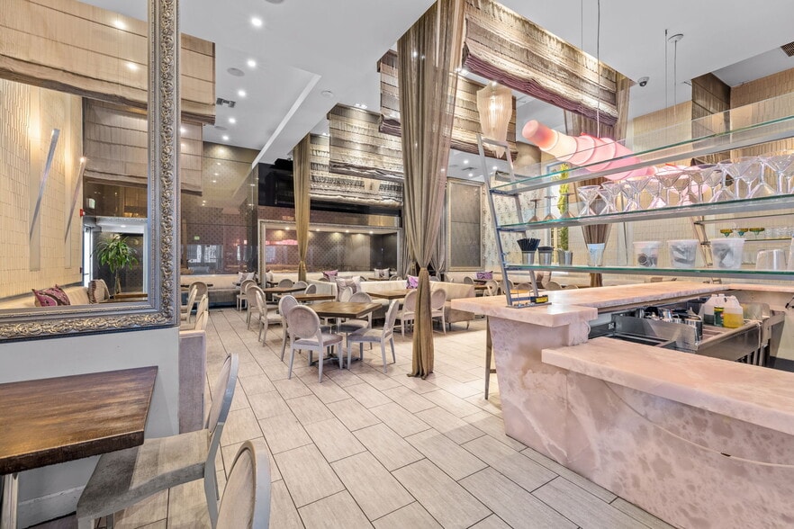 More Photos Of 861 N La Cienega Blvd, Los Angeles Restaurant For Lease