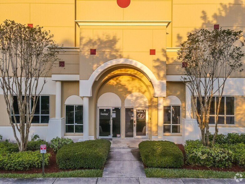 More Photos Of 10220 W State Road 84, Davie Flex For Lease