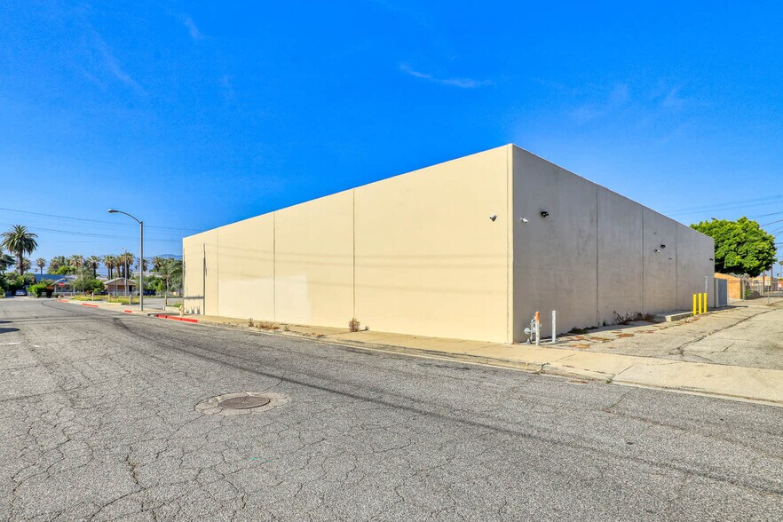 More Photos Of 538 W Monterey Ave, Pomona Distribution For Lease