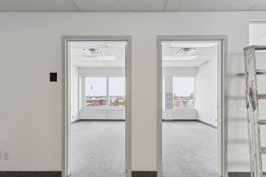 More Photos Of 3440-3444 Rue Ontario E, Montréal Office For Lease