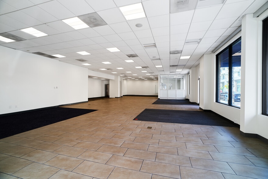 More Photos Of 108 W 3rd St, Long Beach Restaurant For Lease