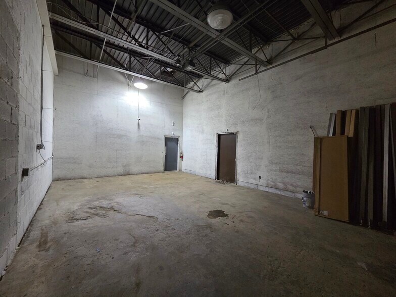 More Photos Of 114-120 Hankwoods Dr, Beckley General Retail For Lease