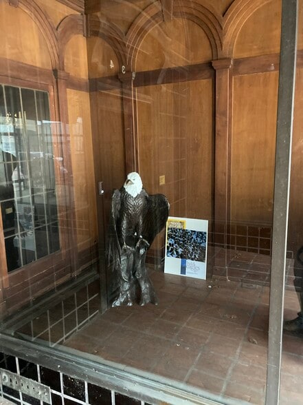 More Photos Of 34 N Vermilion St, Danville Restaurant For Sale