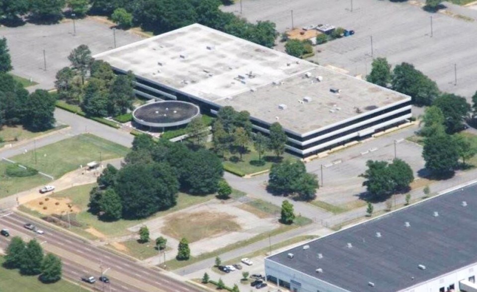 More Photos Of 3796 Lamar Ave, Memphis Office For Sale