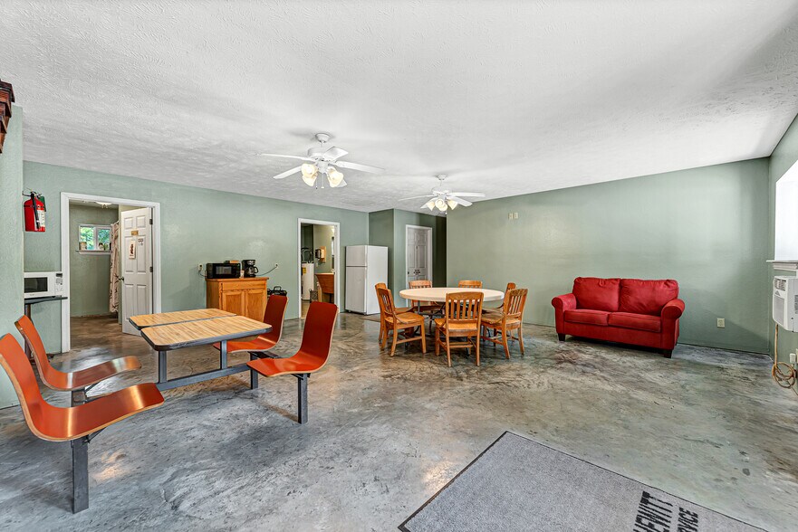 More Photos Of 11792 Highway 187, Eureka Springs Trailer Camper Park For Sale