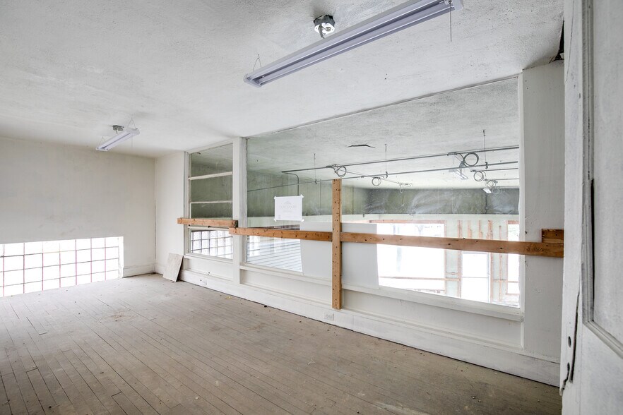 More Photos Of 207 Poythress Street, Hopewell Storefront Retail Office For Lease