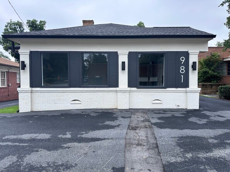 Primary Photo Of 981 Martin Luther King Jr Dr, Atlanta Office Residential For Lease