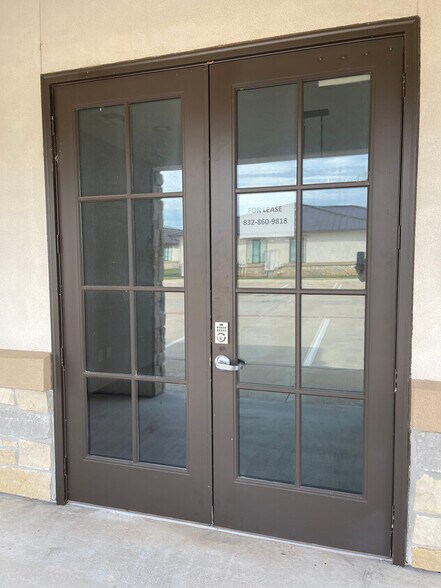 More Photos Of 800 Bonaventure Way, Sugar Land Unknown For Lease