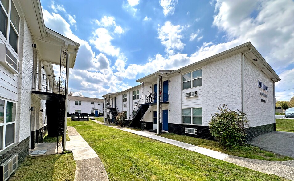 More Photos Of 969 Forest Ave, Forest Park Apartments For Sale