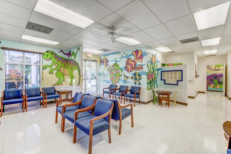 More Photos Of 5205 Village Blvd, West Palm Beach Medical For Lease