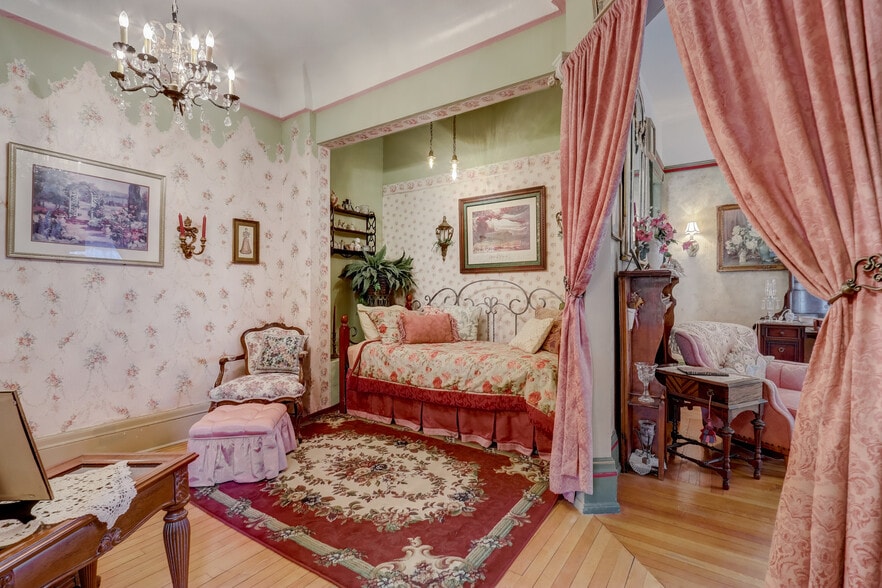 More Photos Of 3209 W Wells St, Milwaukee Hospitality For Sale