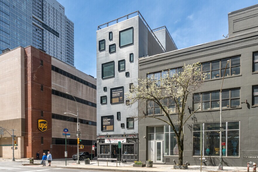 More Photos Of 589 11th Ave, New York Loft Creative Space For Sale