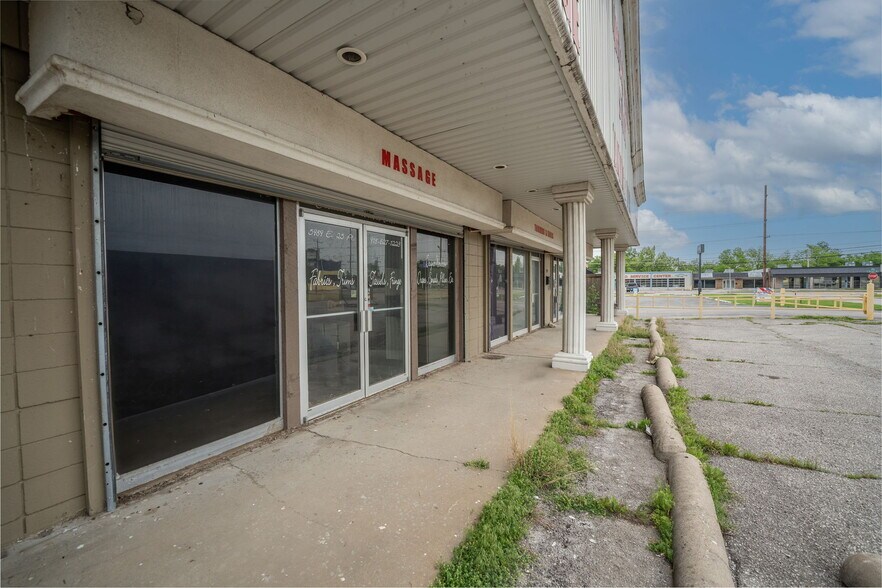 More Photos Of 5987 E 25th Pl, Tulsa Freestanding For Sale