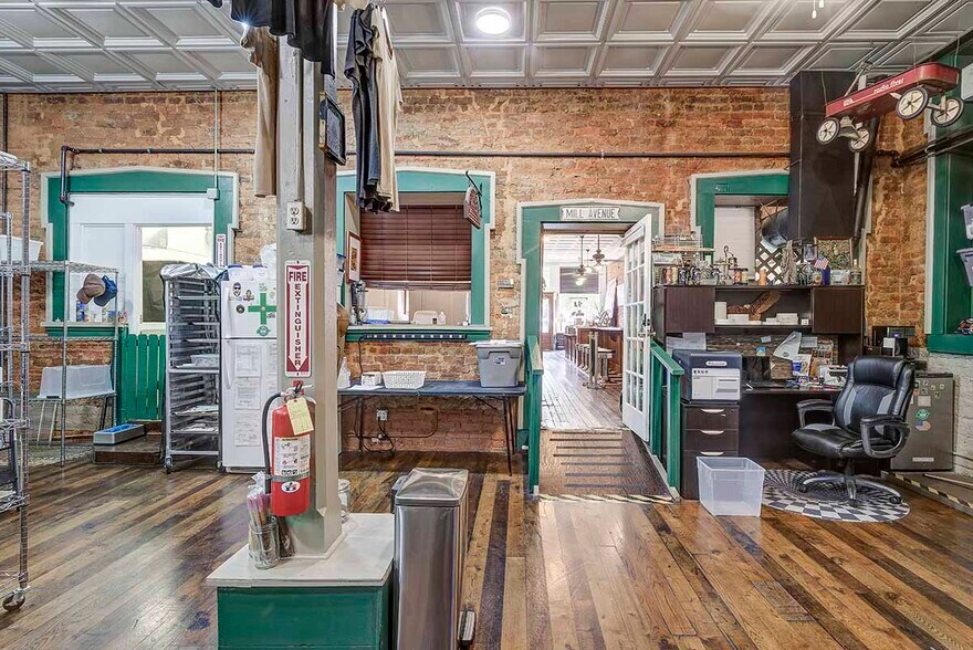 More Photos Of 107 E Main St, Jonesborough Storefront For Sale