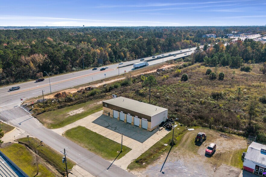 More Photos Of 15237 Russell Blvd, Gulfport Auto Salvage Facility For Lease