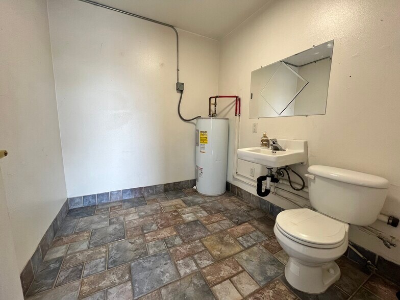 More Photos Of 1190 N Main St, Springville Unknown For Lease