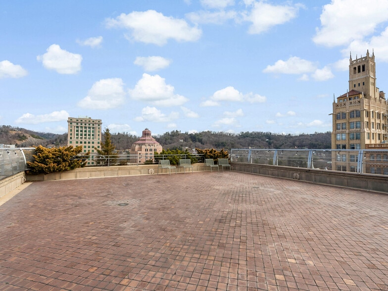 More Photos Of 1 N Pack Sq, Asheville Office For Lease