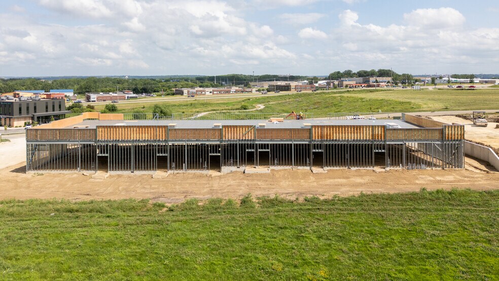 More Photos Of 3629 Sarah Pl NW, Rochester Storefront Retail Office For Lease