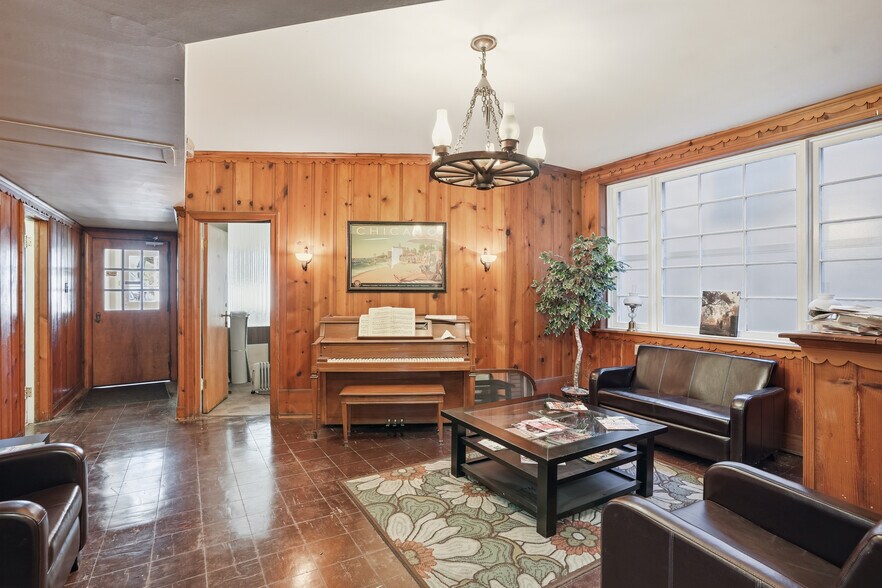 More Photos Of 10835 S Western Ave, Chicago Apartments For Sale