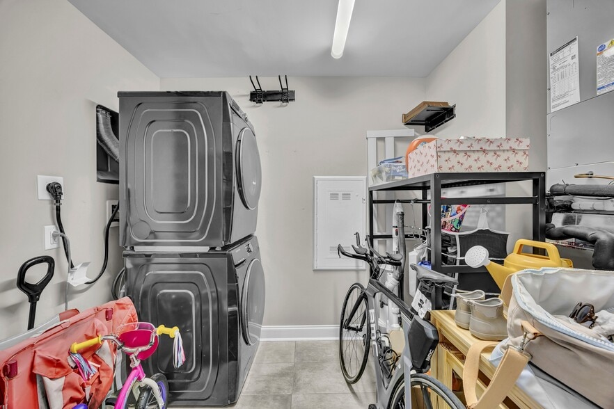 More Photos Of 240 N Water St, Wilmington Specialty For Sale