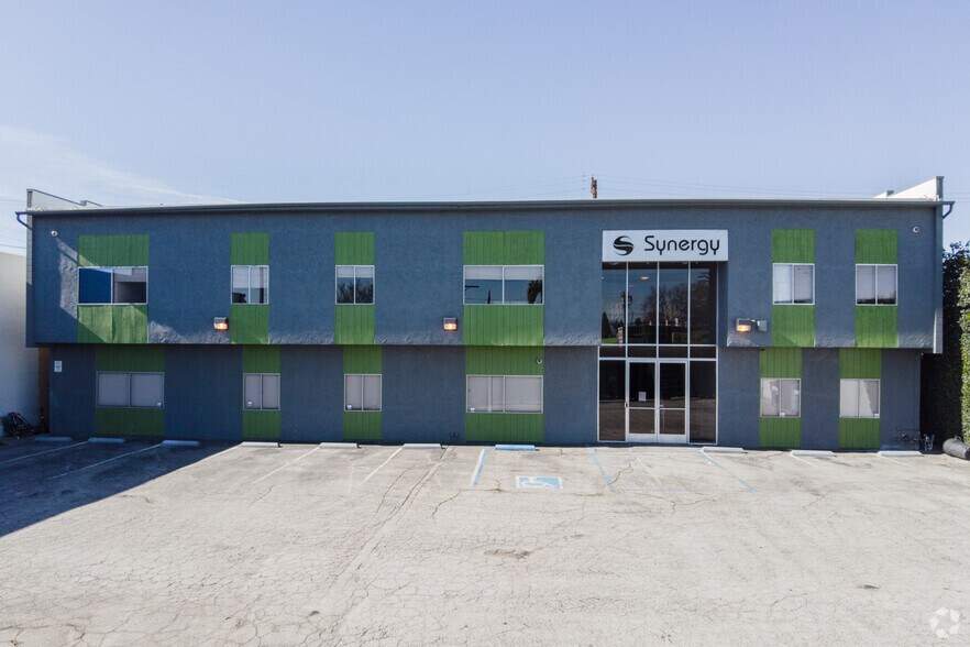 More Photos Of 7543 Woodley Ave, Van Nuys Office For Lease